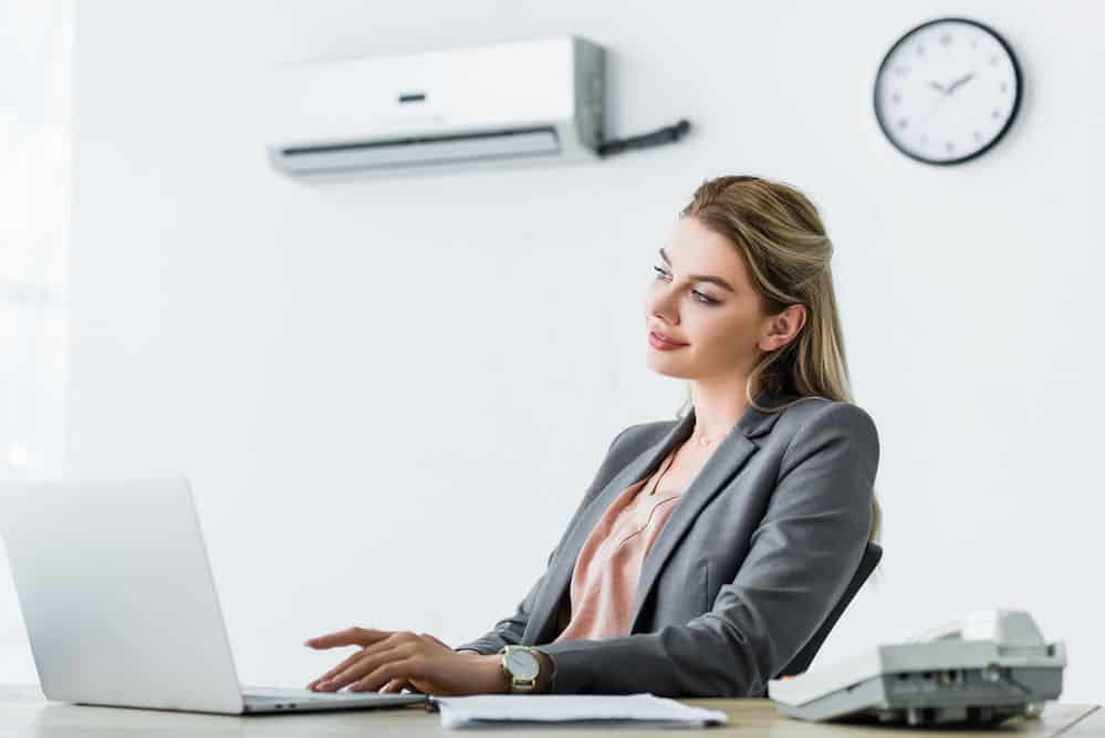 Klimaanlage im Büro kann für ein gutes Arbeitsklima sorgen (depositphotos.com)